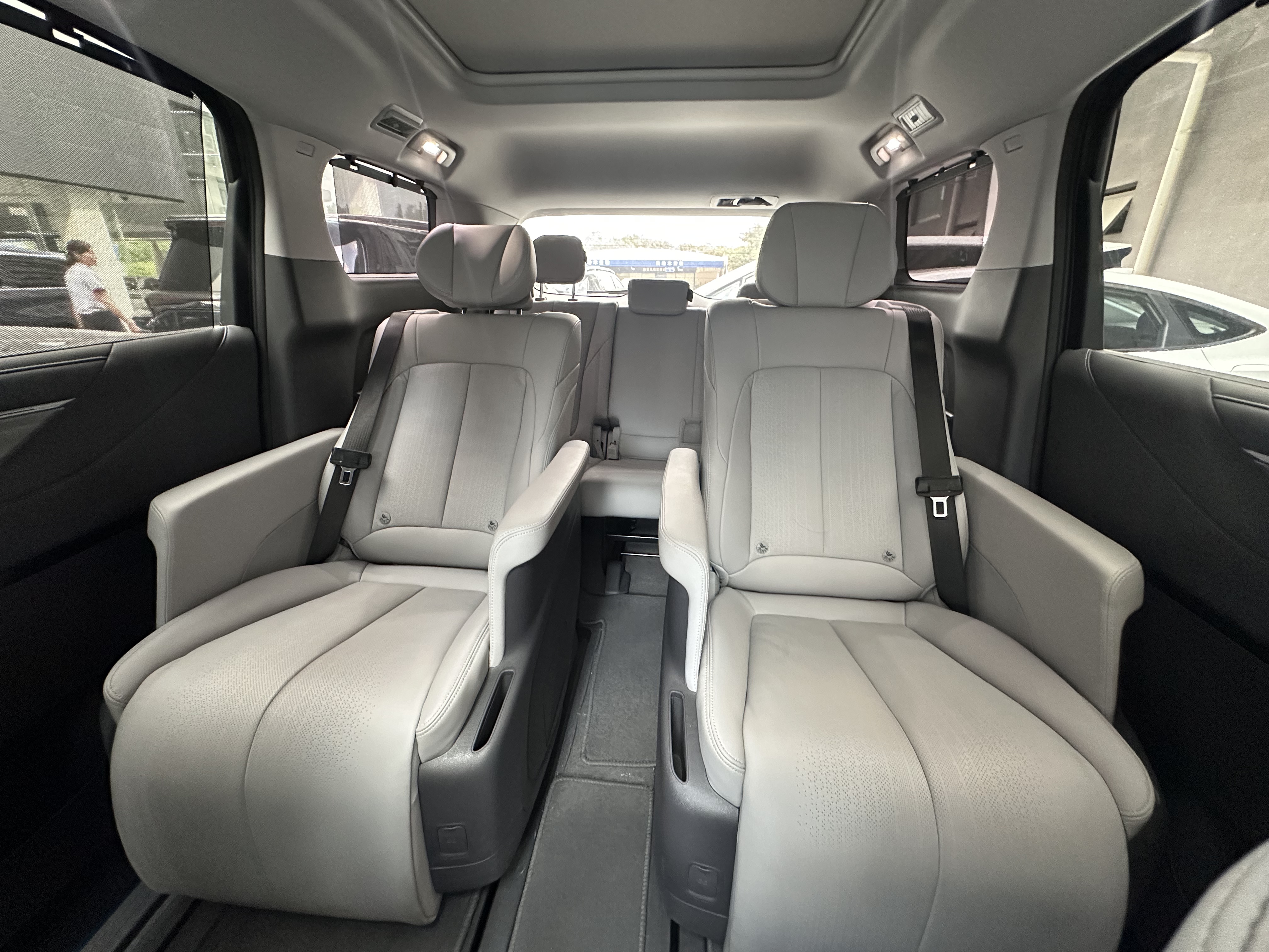 Buick GL8 Supreme Edition