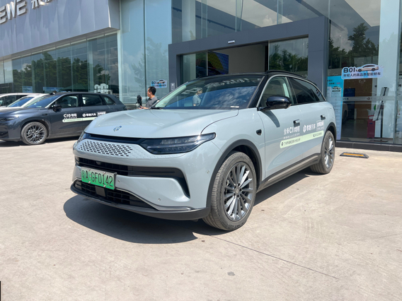 C11 Extended Range 300 Premium Edition + Leather Optional Package